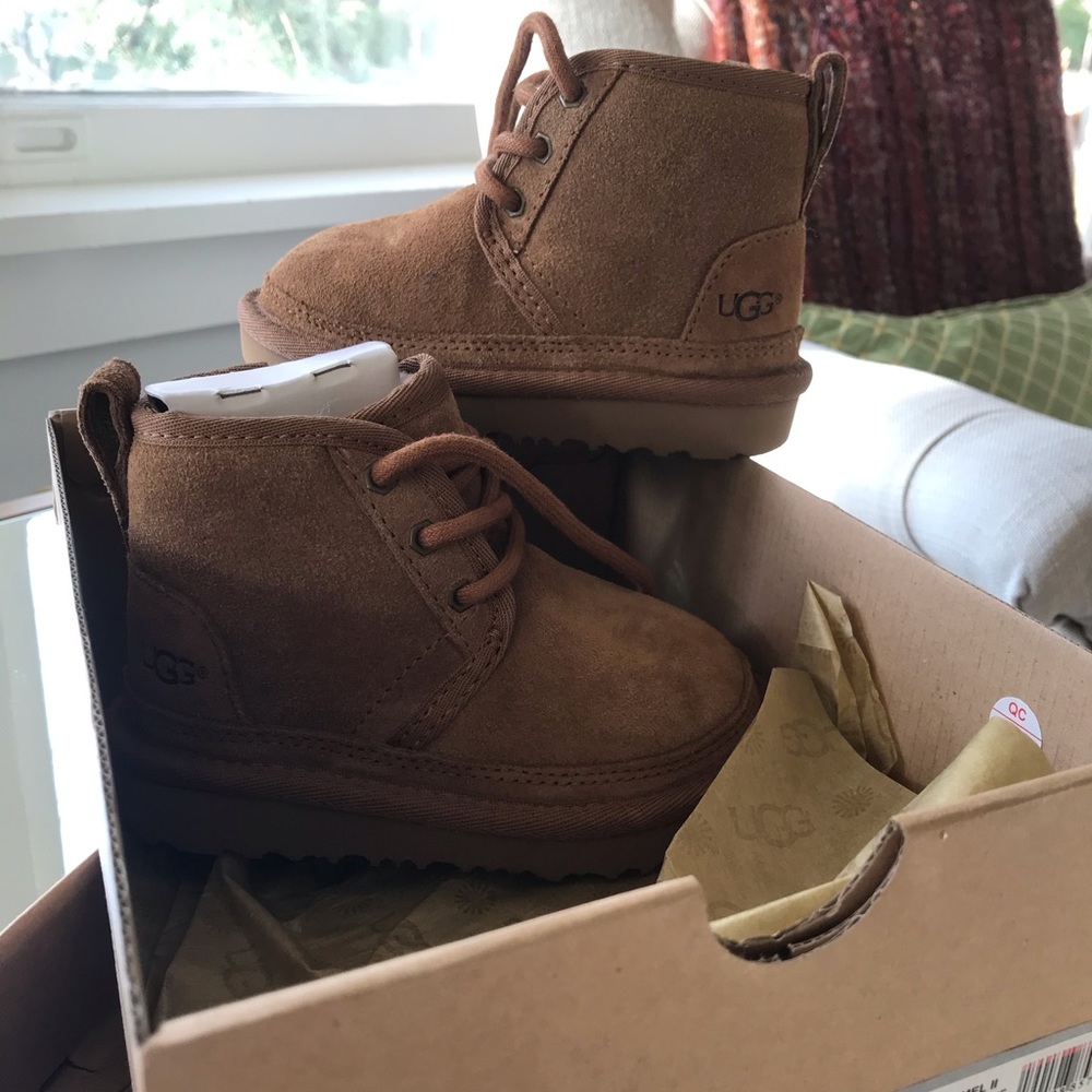 BRAND NEW NEUMAL II Toddler boots 🦖🦖❄️